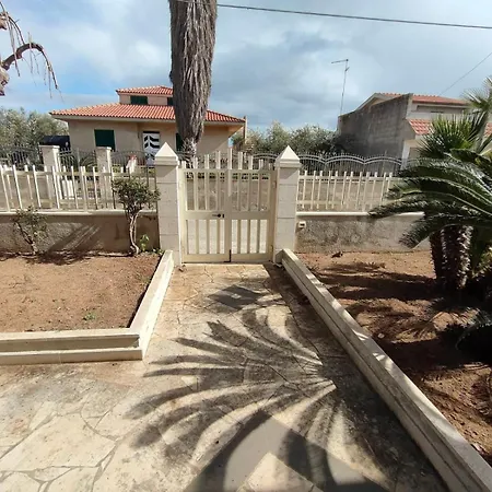 Holiday home Roby